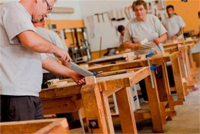 El CIE Vega-Sierra Elvira acoge un curso para formar a 15 carpinteros-ebanistas 